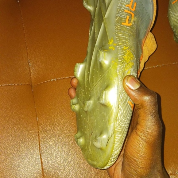 Soccer cleats for sale - Picture 4 of 4